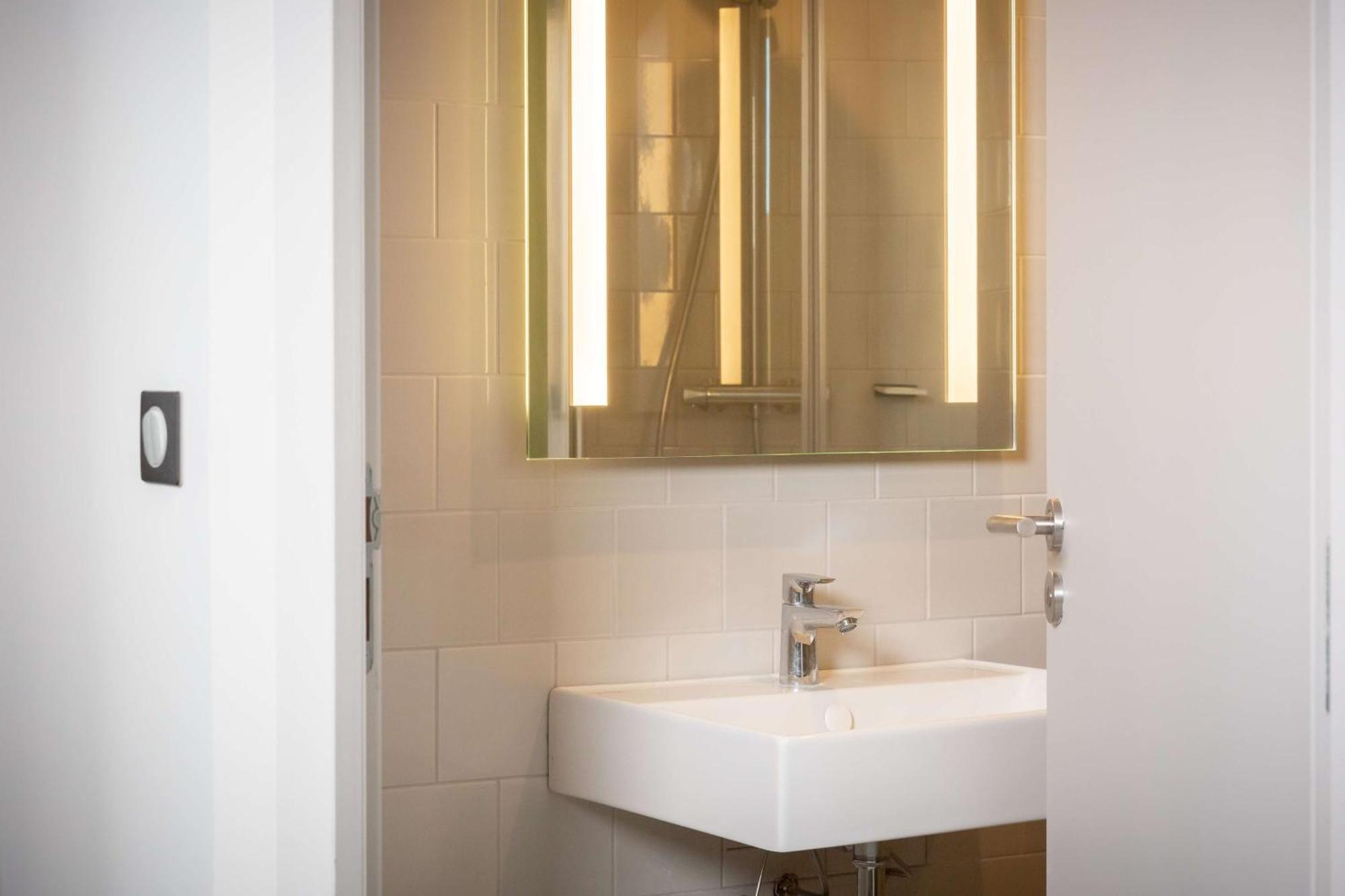 Best Western 11Bauer Paris Saint-Ouen Экстерьер фото